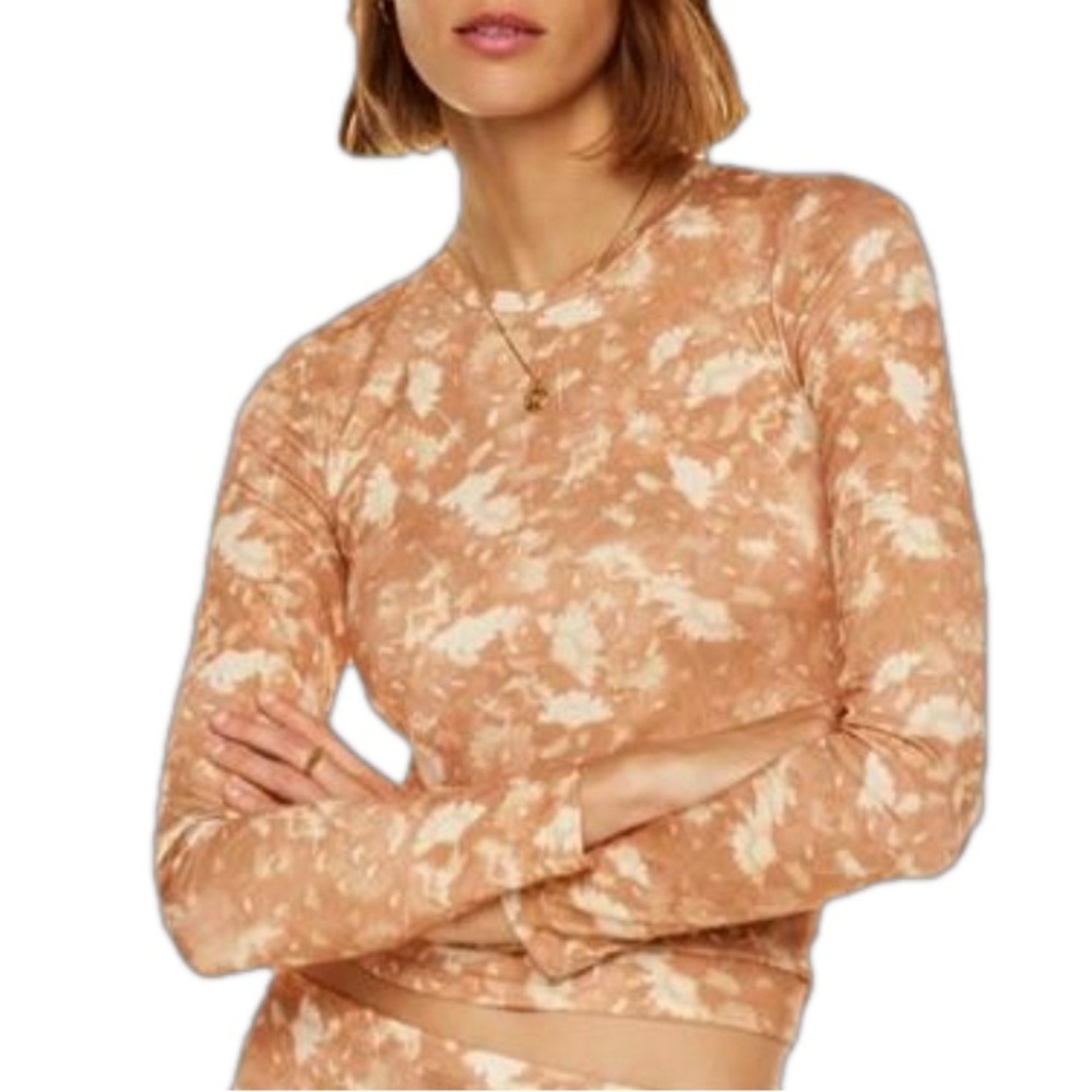 Wilfred Long Sleeve Tie-Dye Crewneck Top in Beige and Cream